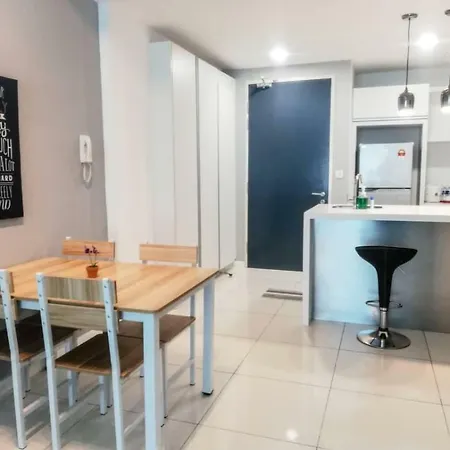 Blue Sky Apartment 5-6Pax Kota Kinabalu Exterior photo
