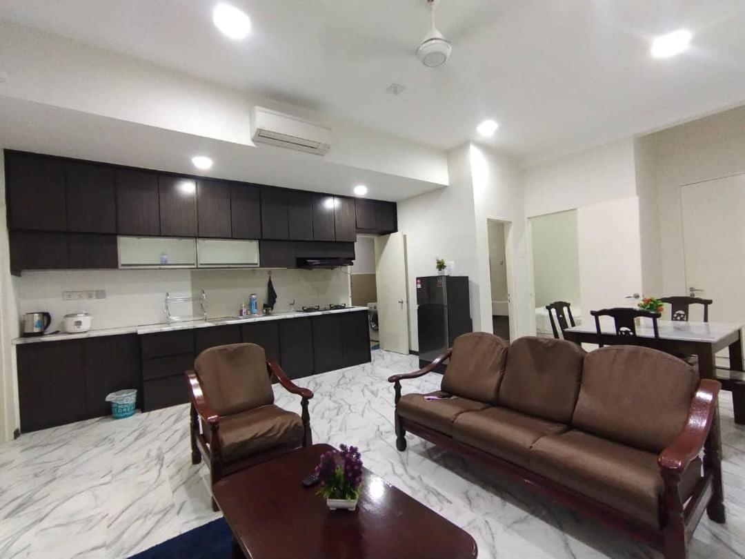 Blue Sky 5-6pax Apartment *